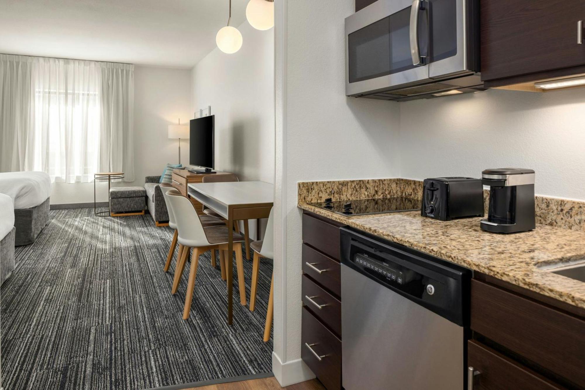 Towneplace Suites By Marriott Minneapolis Near Mall Of America Блумингтон Экстерьер фото